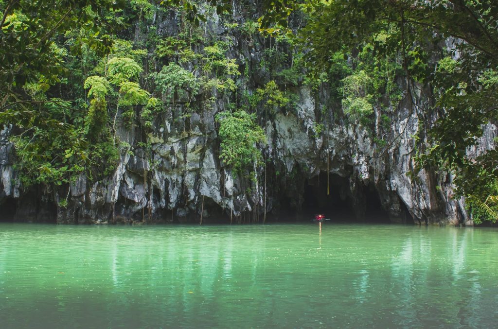 people in a kayak exploring the sohoton coves